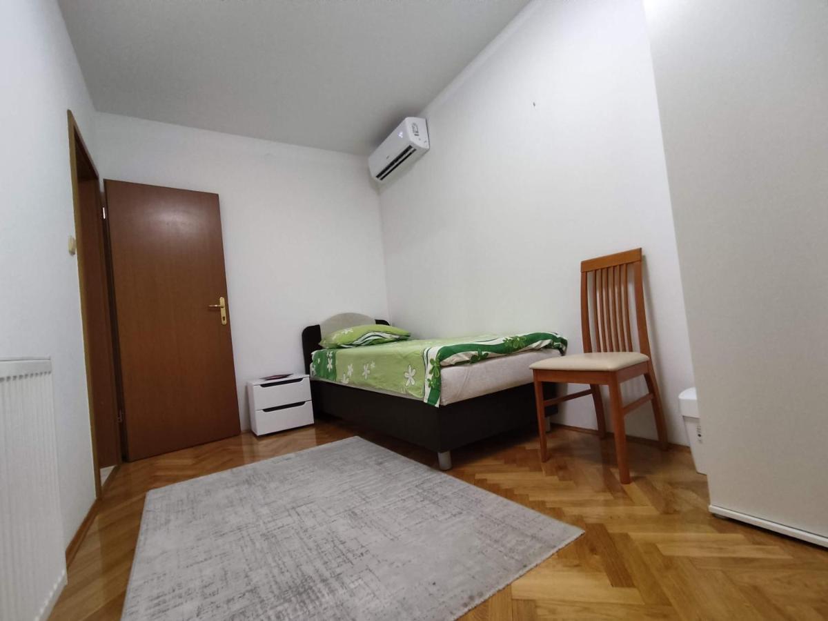 "Idea" Room With Free Parking Split Exterior photo